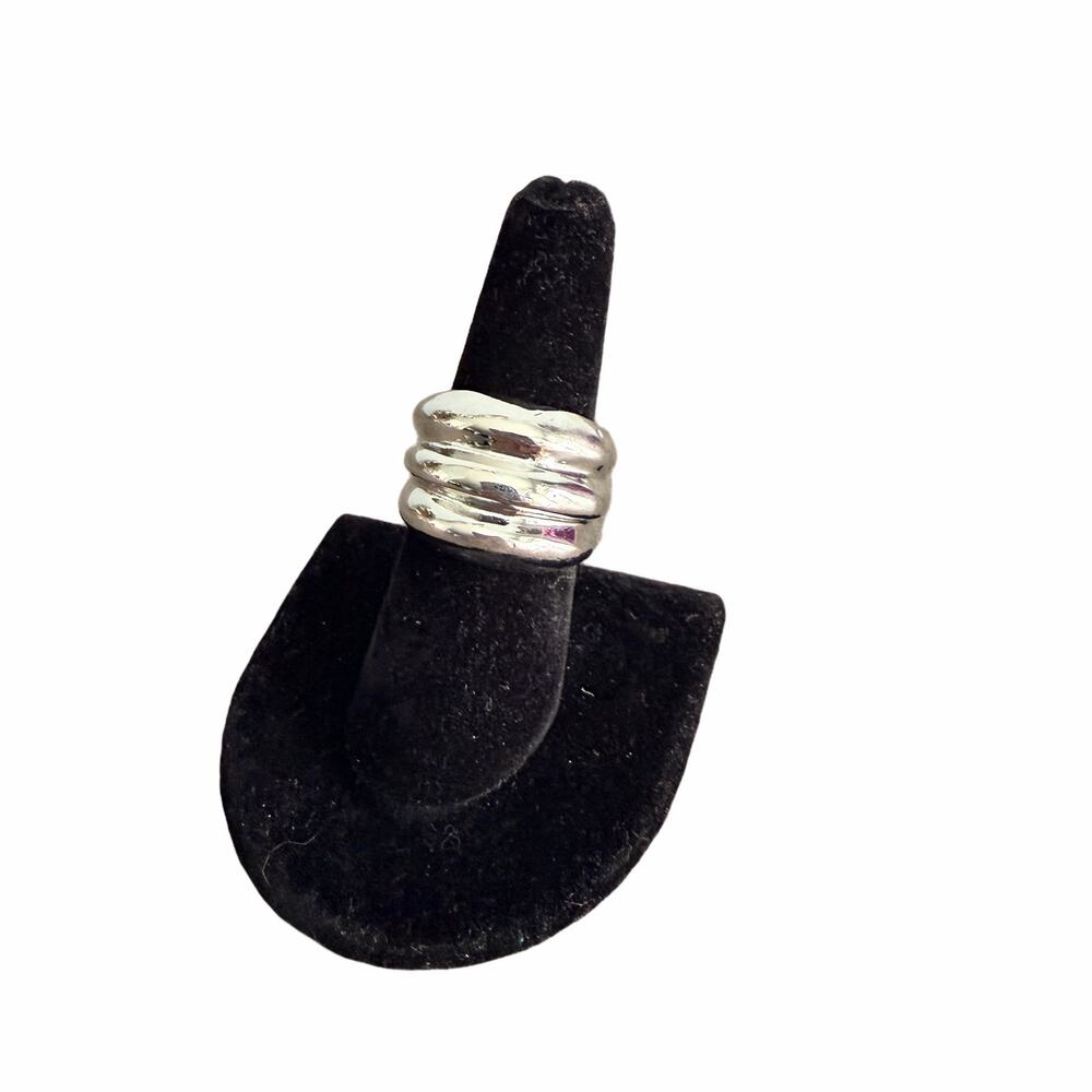 🍭6/$30 Chunky silver tone ring band - size 8
